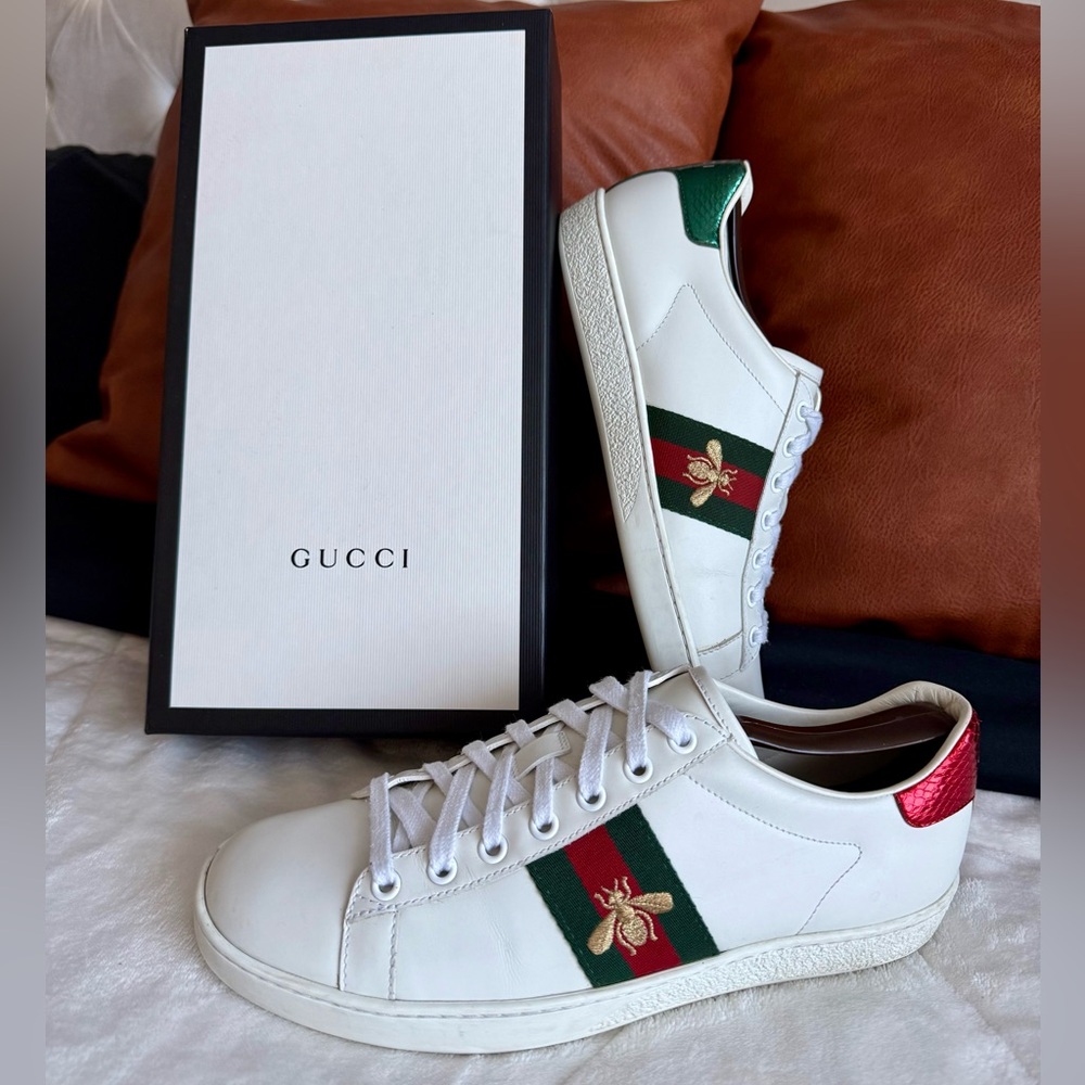 Gucci White New Ace Sneakers with Green and Red Stripe